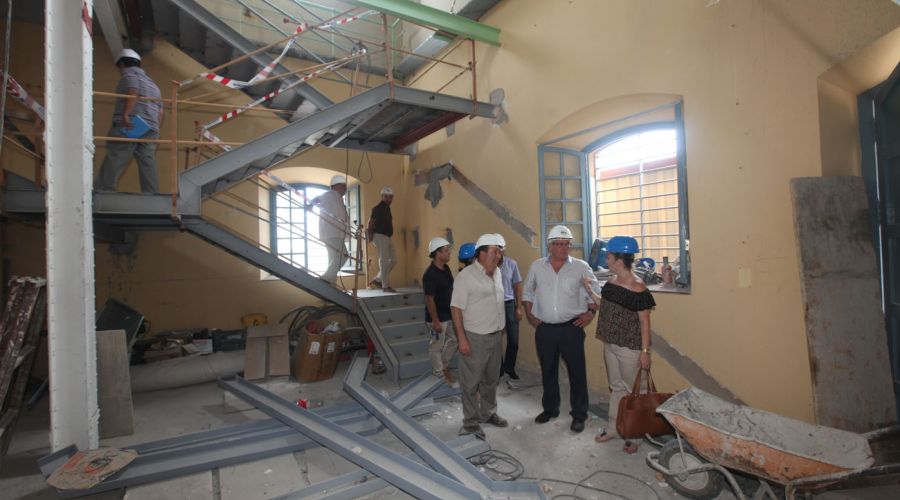 La obra del Centro de Artes Escénicas de El Ingenio avanza a buen ritmo y se complementará con un proyecto para acondicionar el entorno