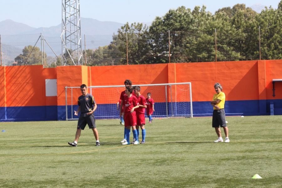 Imagen de la noticia Miguel Troyano visita el Campus del Fútbol Club B…