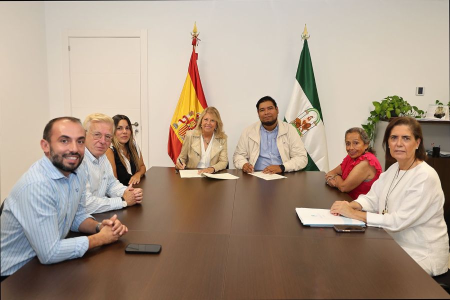 Imagen de la noticia El Ayuntamiento firma un convenio con la Asociaci…