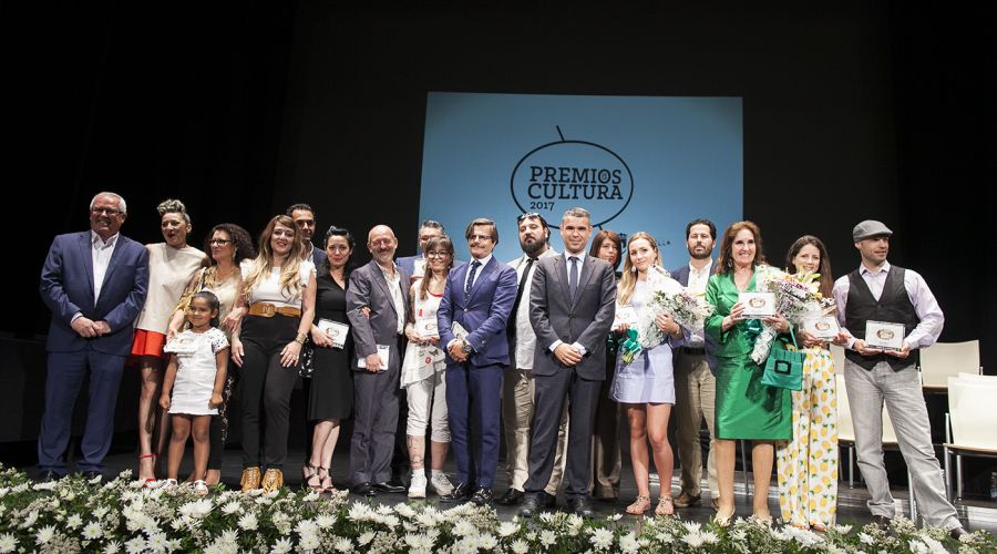 El Ayuntamiento reconoce la labor y la trayectoria de 14 personas y colectivos en la entrega de los IV Premios de la Cultura