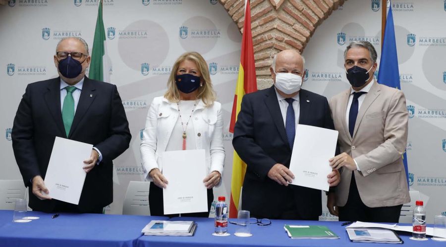 El Ayuntamiento y la Junta firman un protocolo para la mejora de los equipamientos sanitarios del municipio que incluirá actuaciones para impulsar los nuevos centros de salud de Ricardo Soriano y Las Chapas
