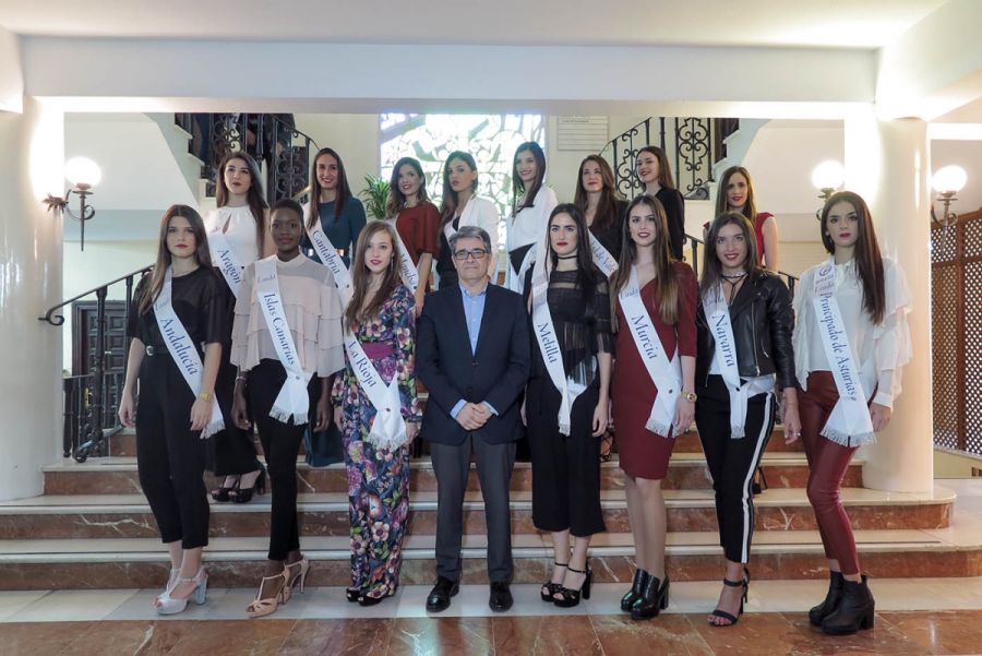 Imagen de la noticia Recepción municipal a las candidatas a Linda Espa…