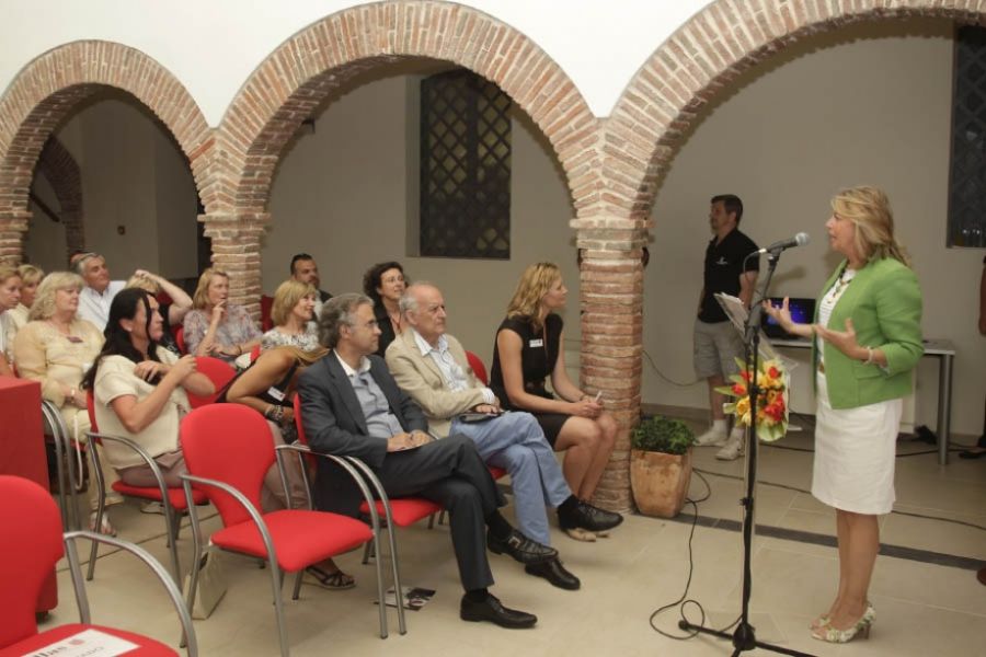 Imagen de la noticia La alcaldesa respalda a la Comunidad de Mujeres E…