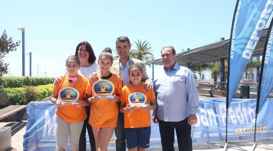 Entrega de premios de la Travesía a Nado con el respaldo del Ayuntamiento