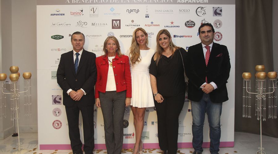 La alcaldesa respalda la labor de Aspandem en su segunda cena solidaria