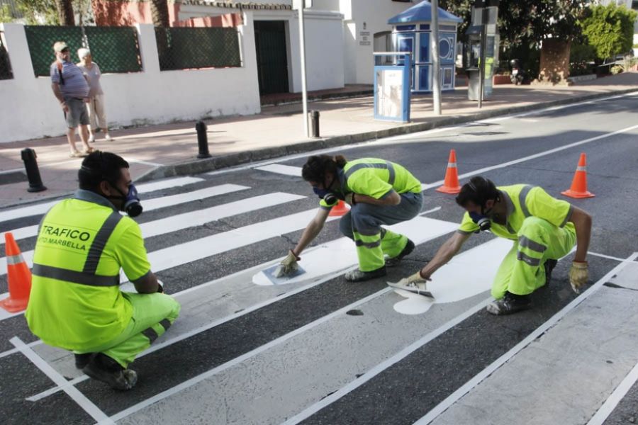 Imagen de la noticia El Ayuntamiento realiza trabajos de repintado de…