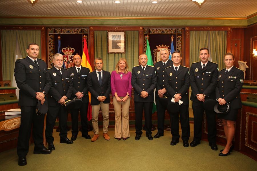 Imagen de la noticia Toma de posesión de subinspectores y una agente d…