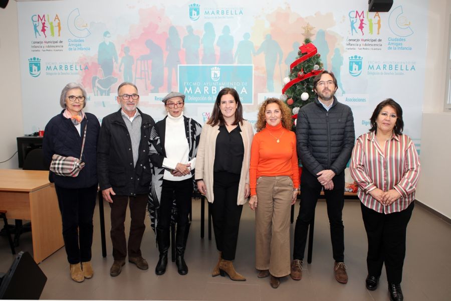 Imagen de la noticia El Ayuntamiento respalda la entrega de 180 juguet…