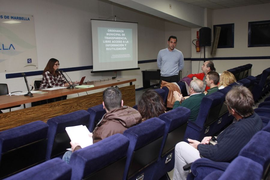 Imagen de la noticia El Ayuntamiento implica a los vecinos en la elabo…