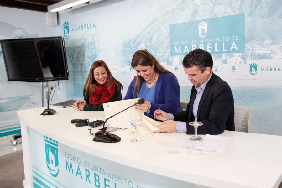 Imagen de la noticia El Ayuntamiento firma un convenio con Aspandem co…