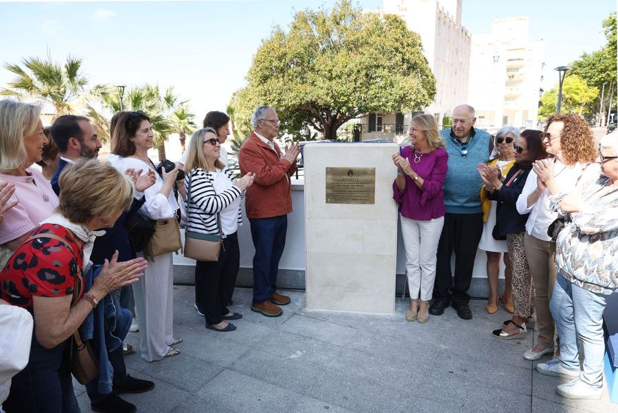 Imagen de la noticia El Ayuntamiento rinde un emotivo homenaje a la an…