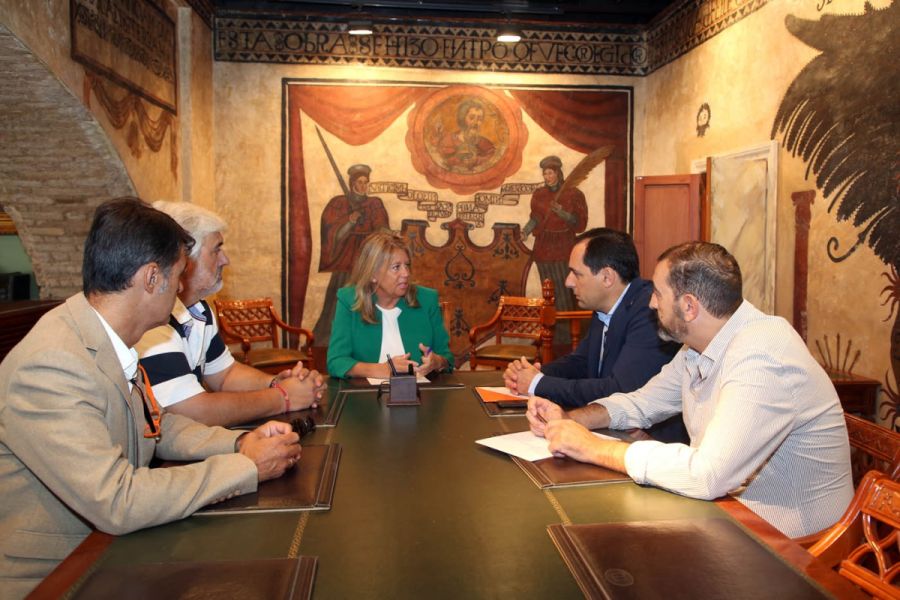 Imagen de la noticia La alcaldesa recibe al coordinador local de Ciuda…