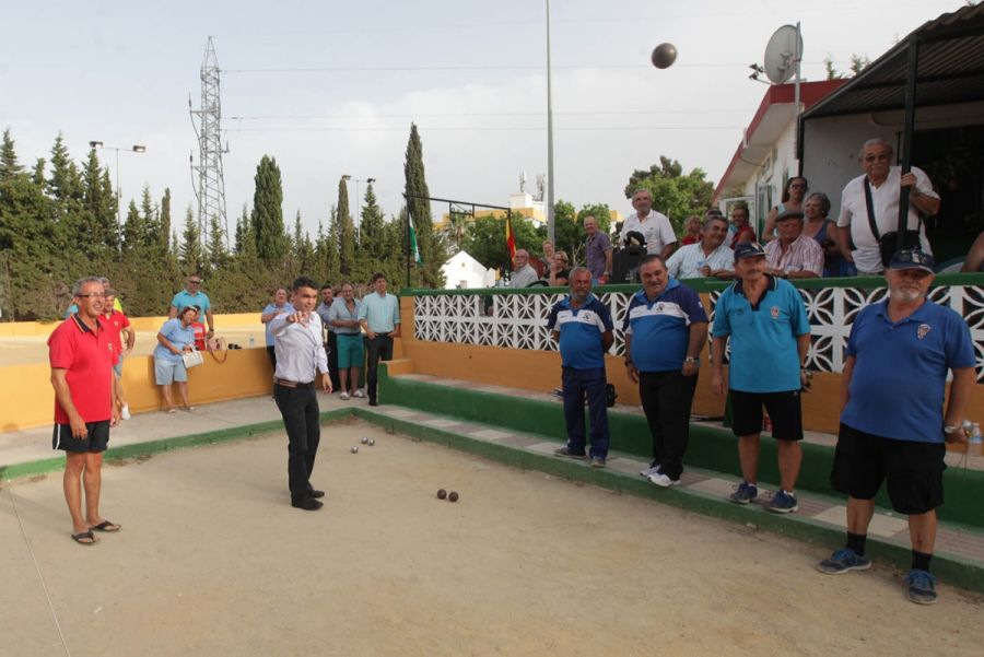 Imagen de la noticia El alcalde realiza el saque de honor del torneo d…