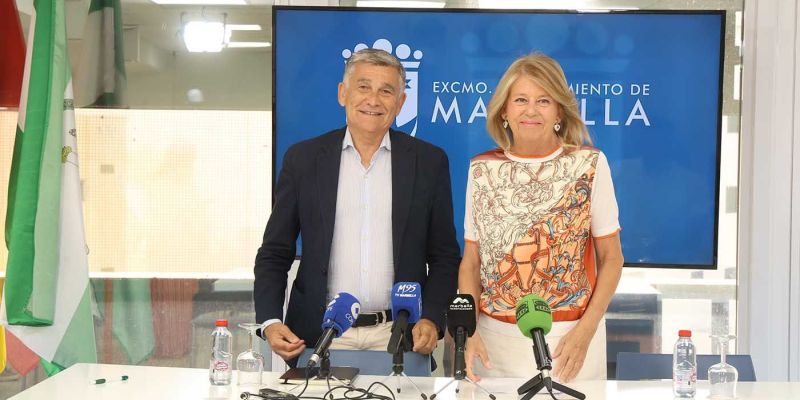 El Ayuntamiento destinará un millón de euros a recuperar el aparcamiento de la plaza de Istán de San Pedro Alcántara e incorporará sus 275 plazas al patrimonio municipal