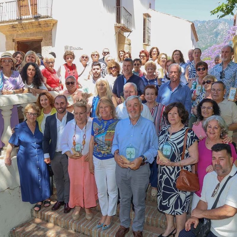 La Hermandad de La Columna obtiene el primer premio del II Concurso de Cruces de Mayo de Marbella