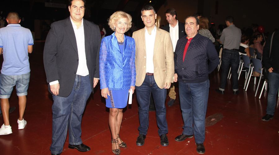 El Palacio de Congresos acogió este sábado la II Noche de Moda a favor de la Asociación Esclerosis Múltiple