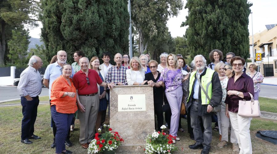 El Ayuntamiento reconoce la enorme contribución de Rafael Baeza Arriaza al ámbito social y cultural de Marbella asignando su nombre a una rotonda en Trapiche Norte