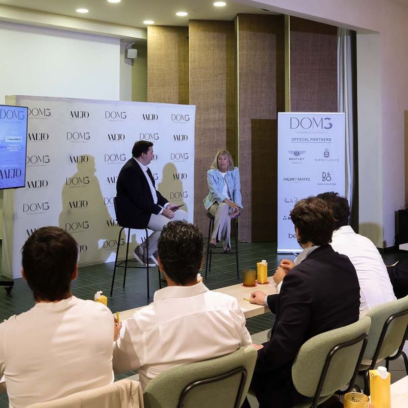 La alcaldesa acerca a los profesionales del sector residencial de alta calidad las claves del nuevo PGOM