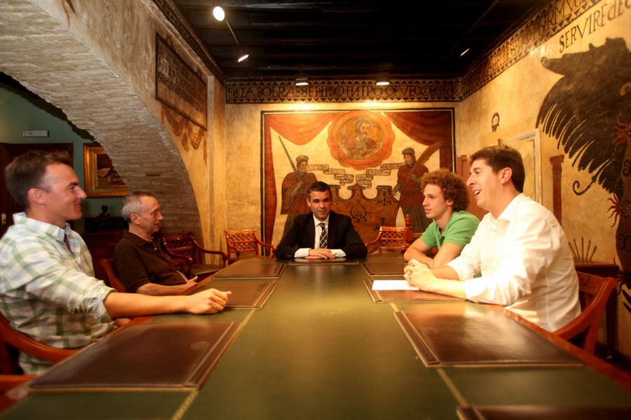 Imagen de la noticia El alcalde felicita por sus éxitos deportivos al…