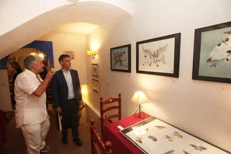 Imagen de la noticia El alcalde visita una exposición de Pedro Molina…