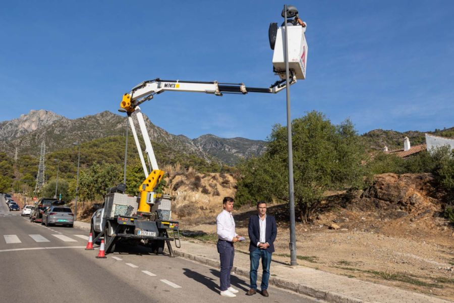 Imagen de la noticia El Ayuntamiento trabaja en la renovación de cerca…