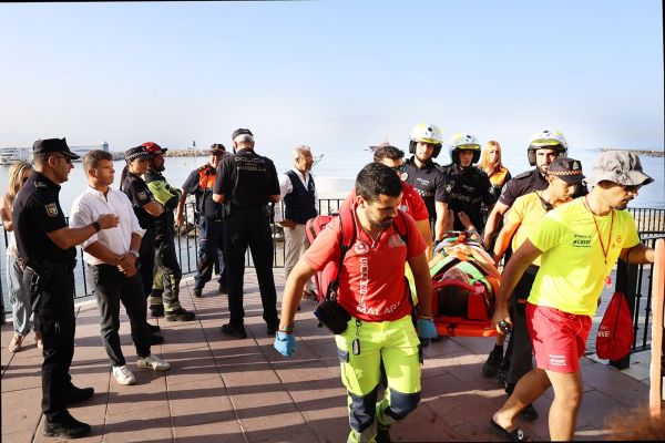 El Ayuntamiento realiza un simulacro de terremoto y maremoto en la playa de El Faro para comprobar la respuesta de los servicios de emergencia