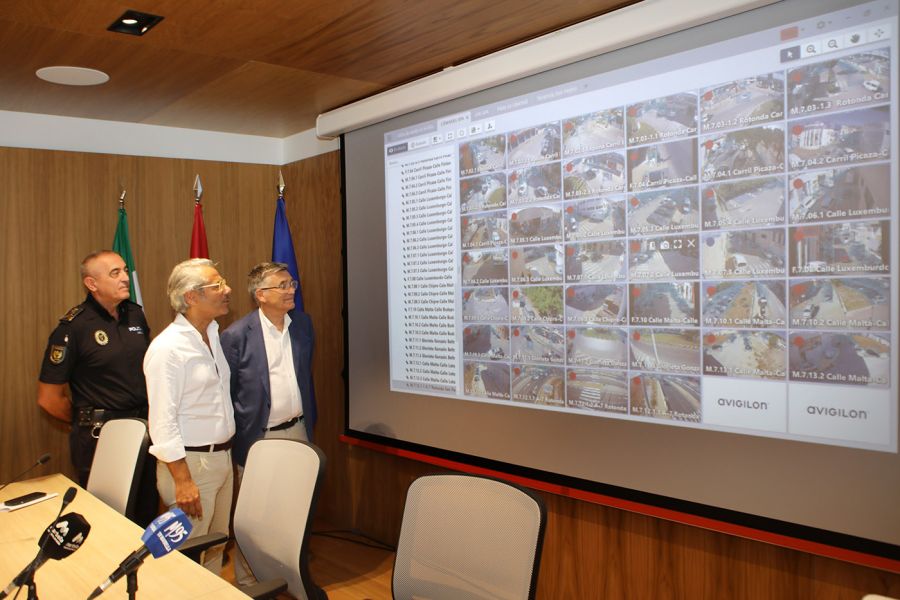 Imagen de la noticia El Ayuntamiento suma 40 cámaras y 11 lectores de…