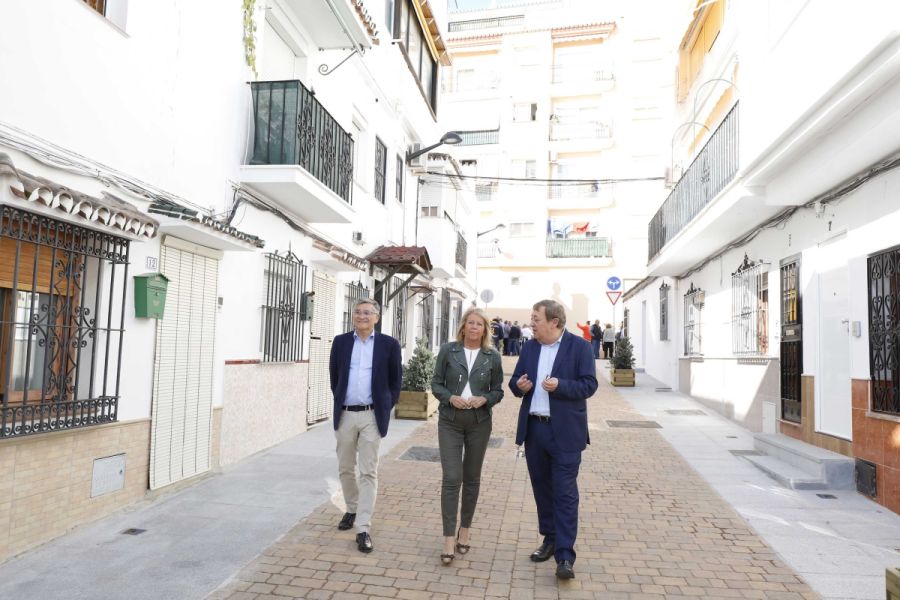 Imagen de la noticia El Ayuntamiento revitaliza la zona de Los Catalan…