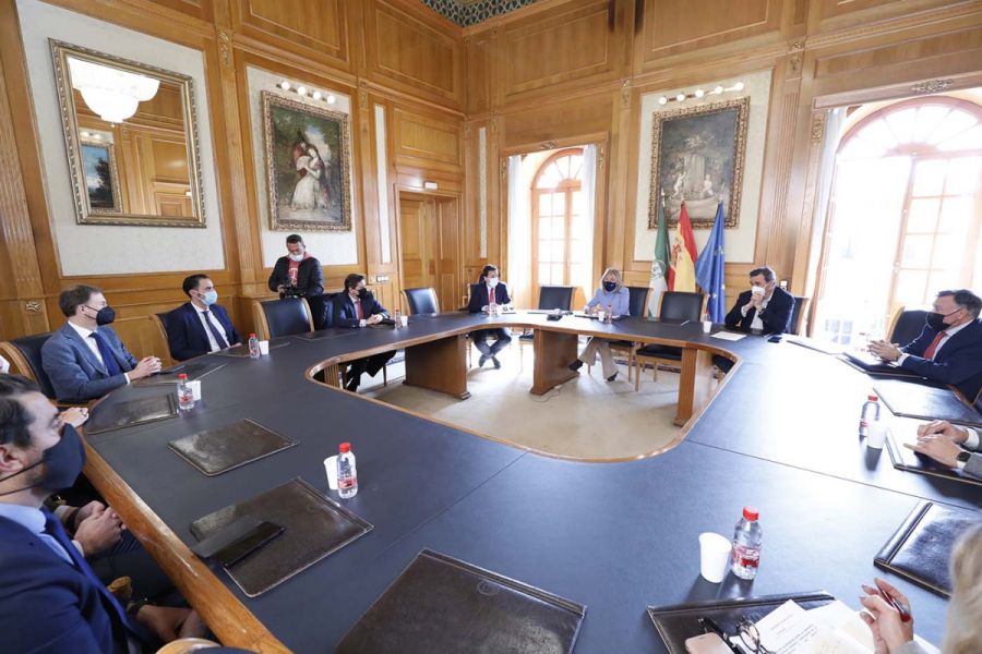 Imagen de la noticia El Ayuntamiento y las entidades financieras del m…