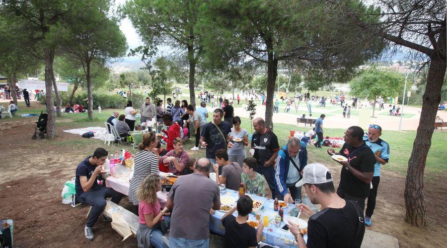 El municipio celebra el Día del Tostón con diversas actividades y las tradicionales castañas asadas
