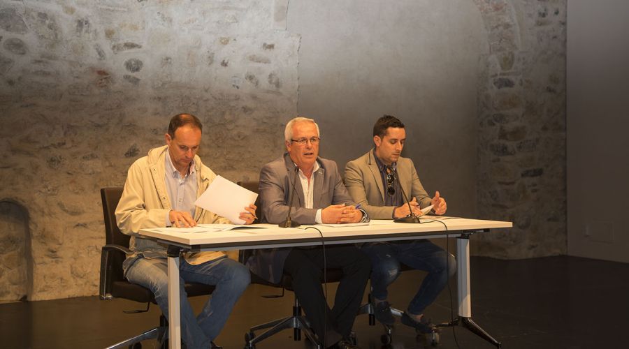 Una veintena de clubes y asociaciones participa en la primera reunión de la Mesa del Deporte Local de San Pedro Alcántara para analizar la situación de las instalaciones deportivas