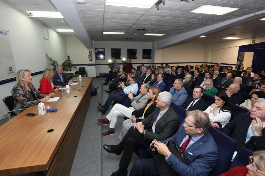 Imagen de la noticia La alcaldesa anima a colectivos y ciudadanos a pa…