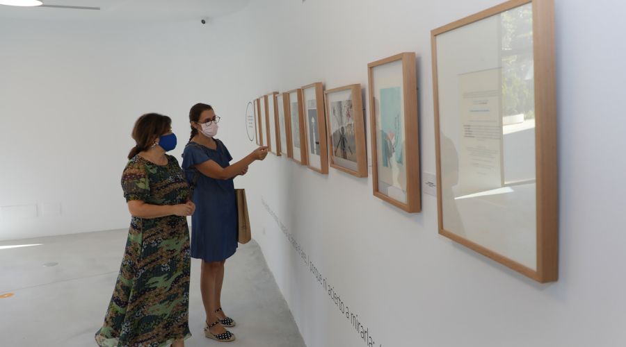 La cuarta edición del Festival de Poesía Marpoética arranca en la Biblioteca Central Fernando Alcalá con tres exposiciones que unen los versos con el tejido cultural local