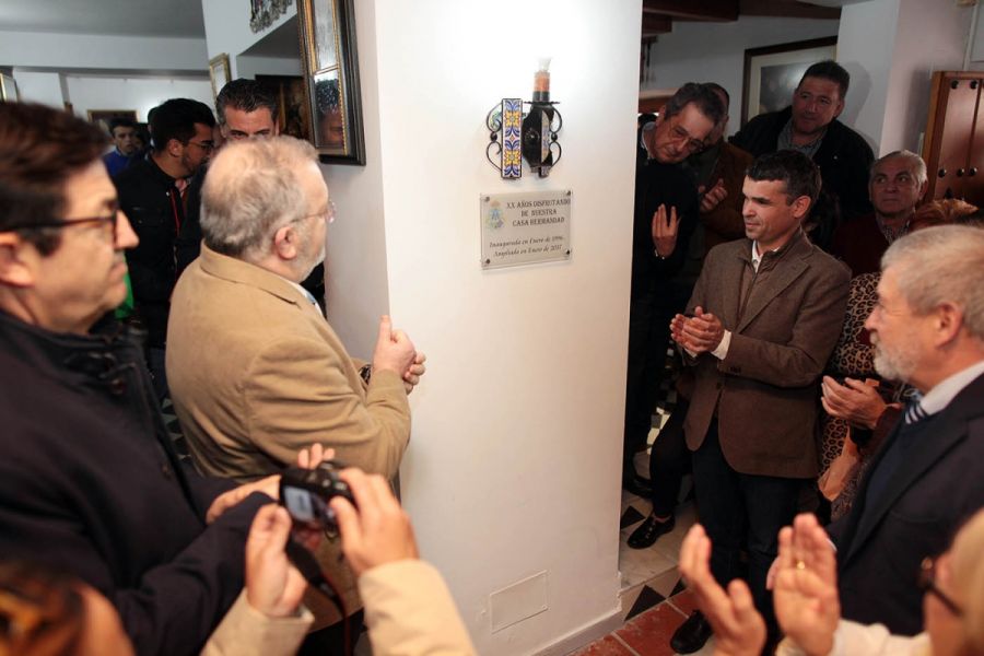 Imagen de la noticia El alcalde asiste a la inauguración de la Casa He…