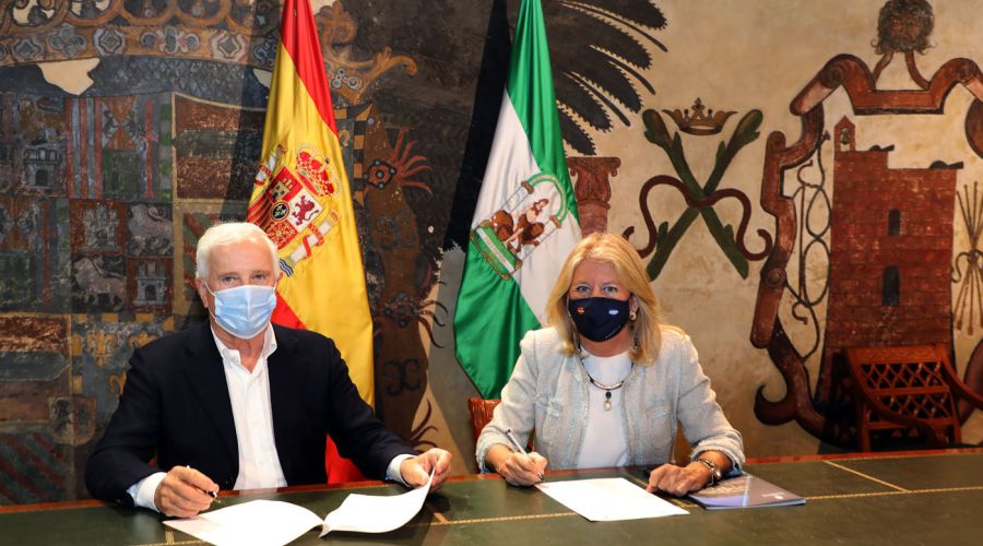 El Puerto Deportivo Virgen del Carmen de Marbella firma seis acuerdos con entidades para la promoción del recinto náutico y apoyar actividades deportivas y culturales