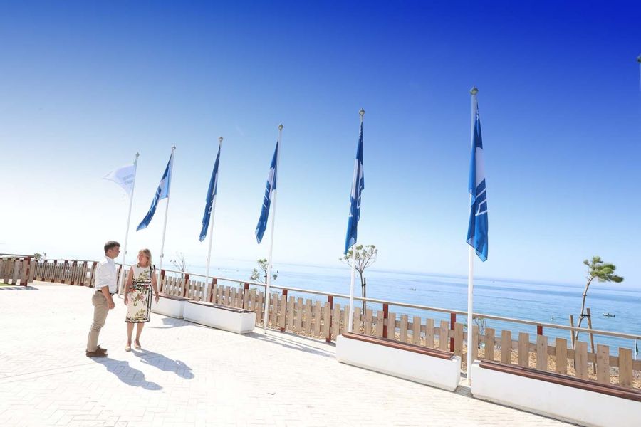 Imagen de la noticia Marbella luce las 12 banderas azules que avalan l…