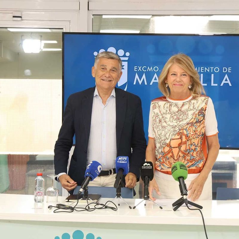 El Ayuntamiento destinará un millón de euros a recuperar el aparcamiento de la plaza de Istán de San Pedro Alcántara e incorporará sus 275 plazas al patrimonio municipal