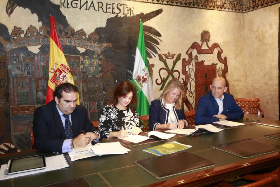 Imagen de la noticia El Ayuntamiento firma un convenio con la Mancomun…