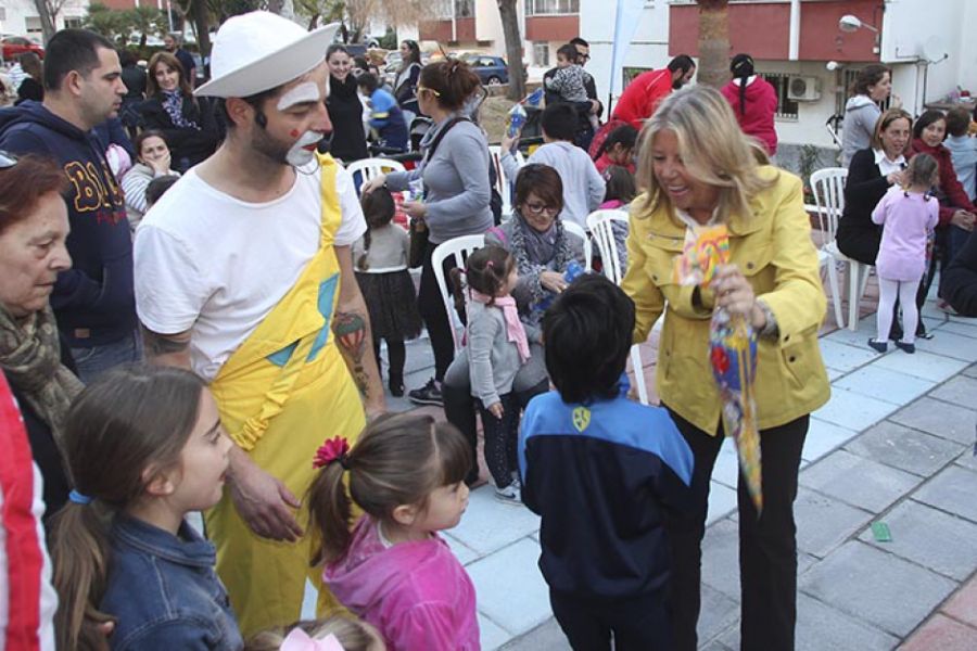 Imagen de la noticia La alcaldesa asiste a la fiesta infantil con moti…