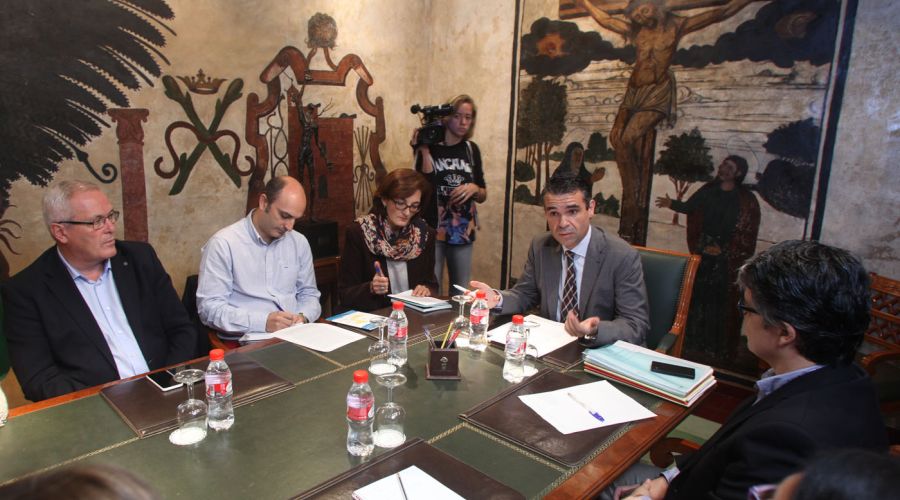 El alcalde traslada a la Junta de Portavoces varias vías de solución para garantizar la seguridad jurídica de Marbella tras las sentencias contra el PGOU