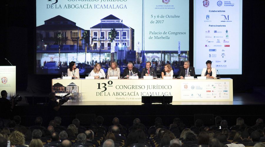La alcaldesa destaca la “labor imprescindible” de la abogacía para “garantizar el ordenamiento jurídico”