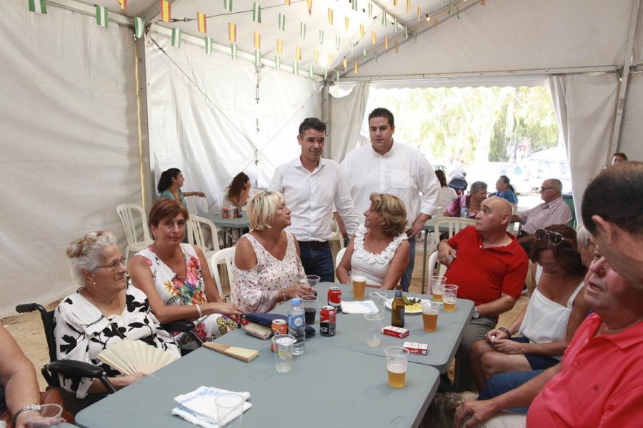 Imagen de la noticia El alcalde acompaña a los vecinos de El Ángel en…