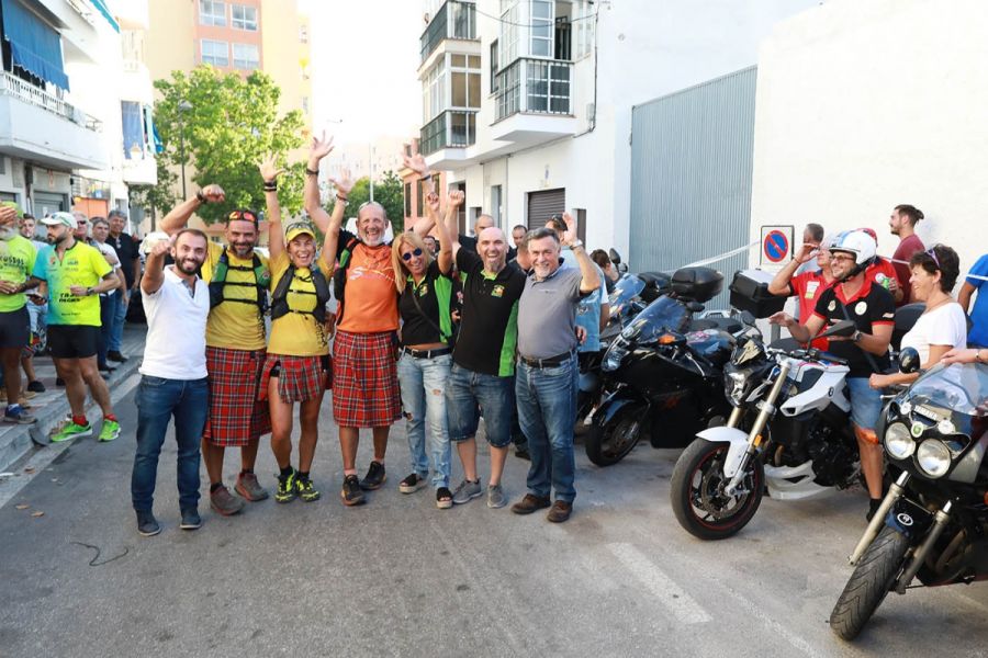 Imagen de la noticia Marbella recibe a un grupo de vecinos de la ciuda…