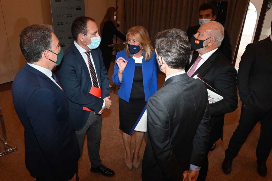 Imagen de la noticia La alcaldesa subraya la importancia para la react…