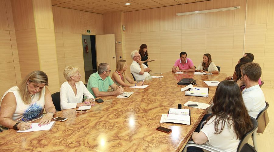 El Ayuntamiento anuncia en la Mesa de Accesibilidad la creación de un sello accesible para establecimientos
