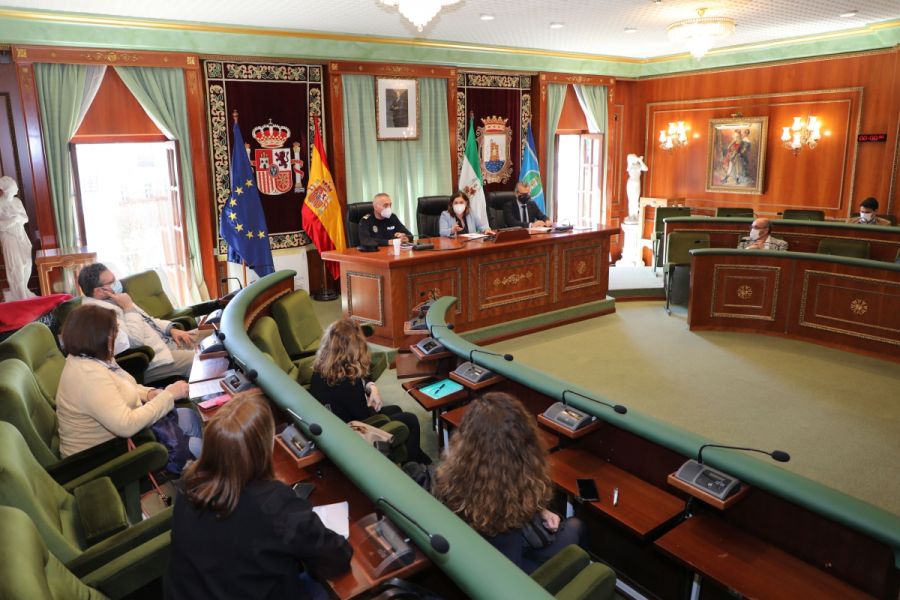 Imagen de la noticia El Ayuntamiento mantiene una reunión con los resp…