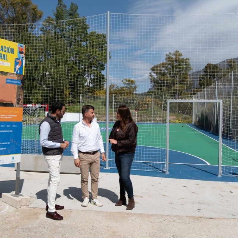 El Ayuntamiento culmina la renovación integral de la pista deportiva de El Ángel con la instalación de nuevos elementos de protección y mejoras del sistema de drenaje