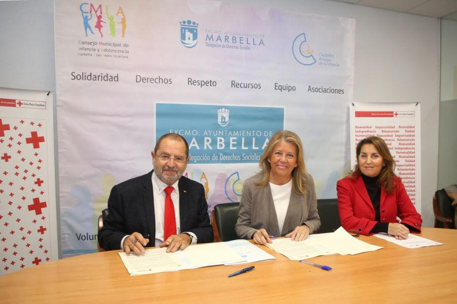 Imagen de la noticia El Ayuntamiento firma el convenio con Cruz Roja p…