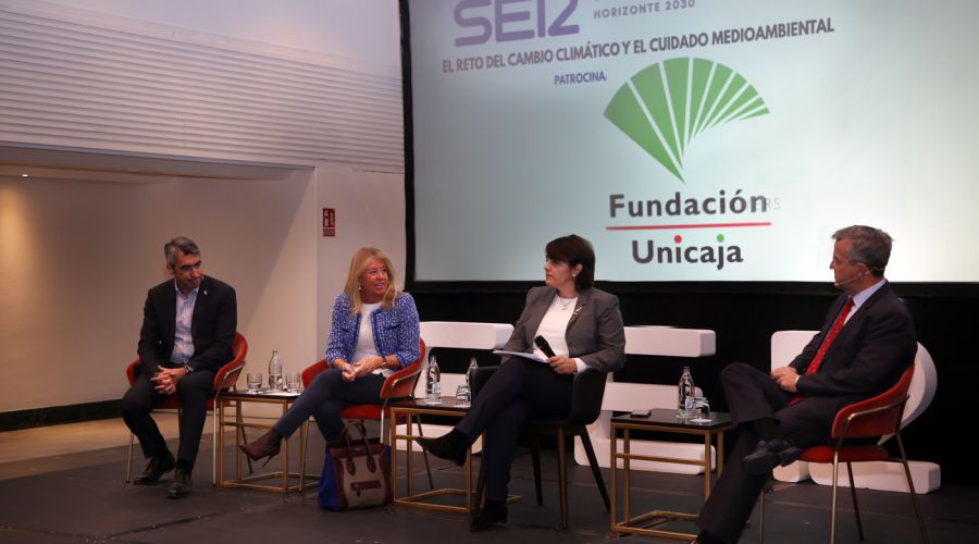 La alcaldesa asegura que “los ayuntamientos debemos estar en primera línea en la lucha contra el cambio climático” y reclama en este sentido fondos al resto de administraciones