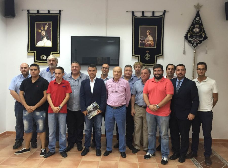 Imagen de la noticia El alcalde ha visitado la Casa de Hermandad del C…